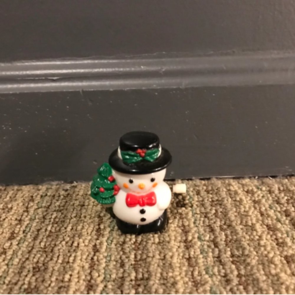 Wind up snowman